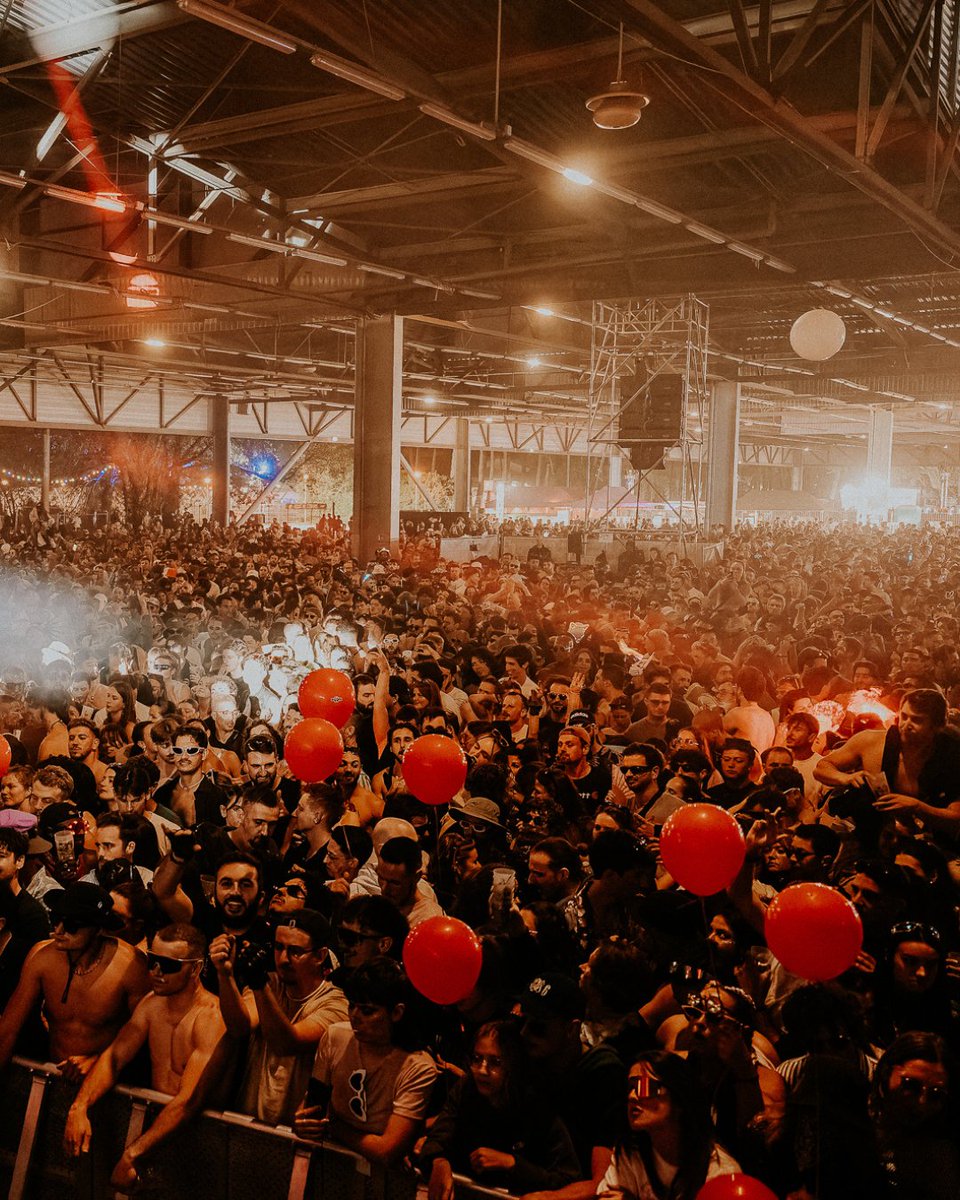 cedriclagarde's tweet photo. Le Klown @klownlife
Festival Madame Loyal @madameloyalfestival
Bordeaux.
📸 @clagarde
.
.
.
.
#bordeaux #bordeauxmaville #bordeauxcity #bordeauxmetropole #festival #electro #electronicmusic #dj #madameloyal #musique #scene #leklown #concert https://t.co/N6jA63SDcv