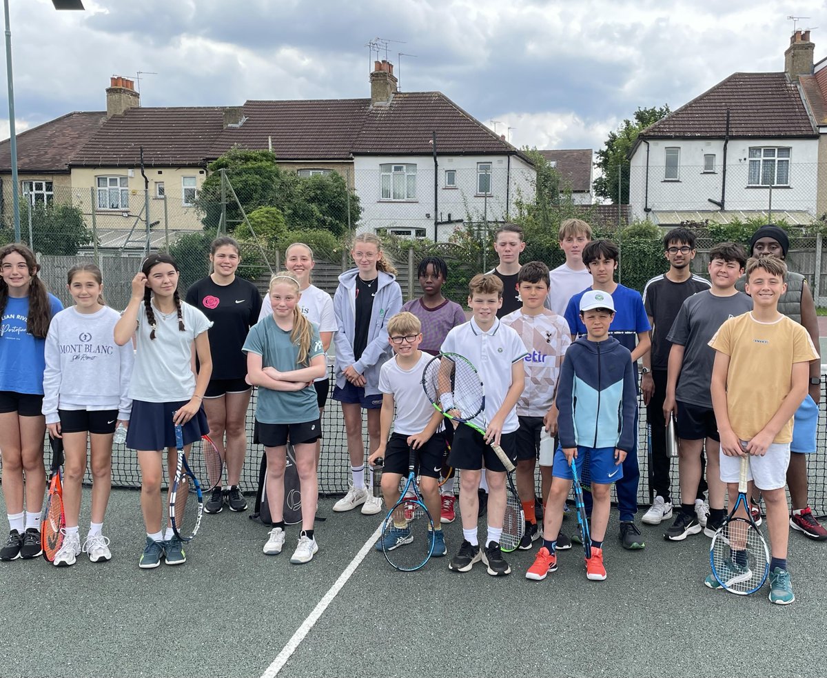 drummondltc's tweet photo. Finally a warm, sunny &amp; dry day for our @drummondltc Junior Finals 2024!
And its congrats to Eilis &amp; Ed, our new Girls &amp; Boys champions!
For a full list of winners, please check https://t.co/woVCvdxdDv
Well played everyone who entered &amp; Edwin for organising the day!! #wanstead https://t.co/kZwKNVX7jN
