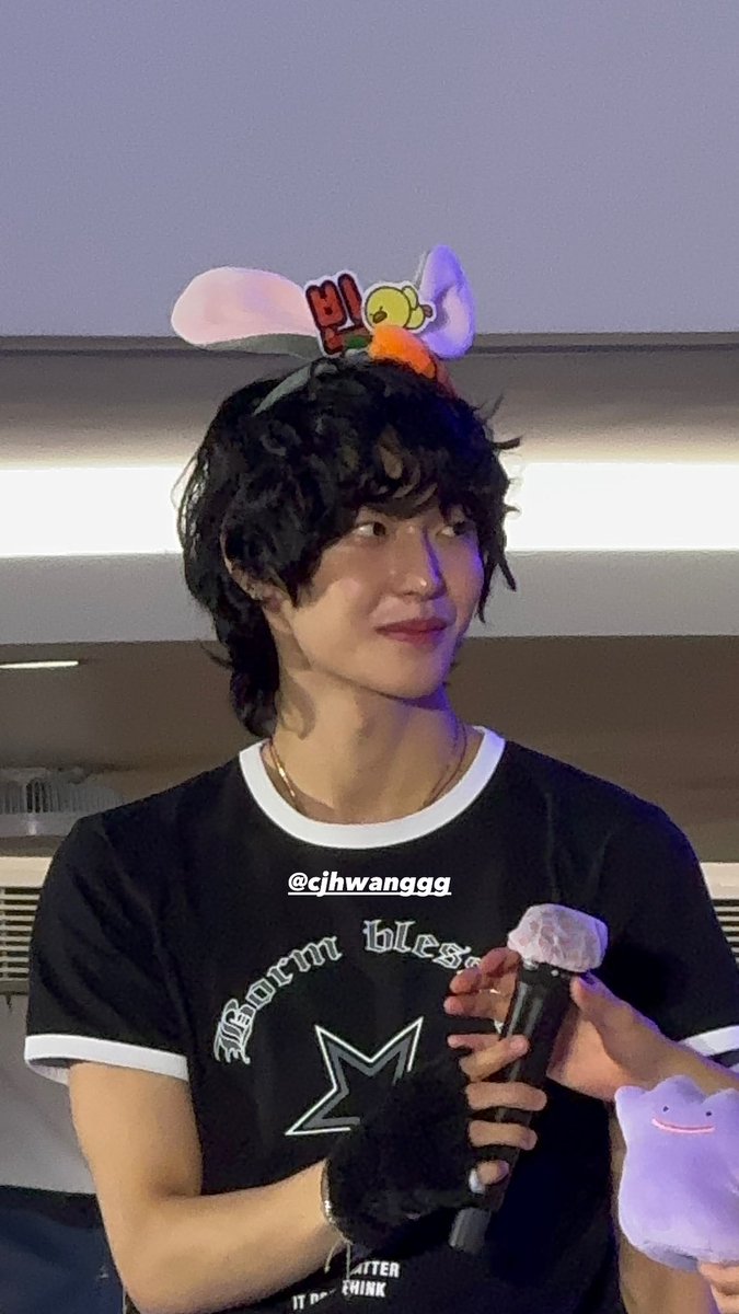 Cjhwangggg's tweet photo. Wonbin is so beautiful πβ¨
#RIIZE #λΌμ΄μ¦ #BRIIZE #WONBIN
#RISEandREALIZE #RIIZE_FANCON
#RIIZINGDAY #InterAsia #FanSigningEvent #RiizeFanSign #KPOP https://t.co/EFETn3ueEX