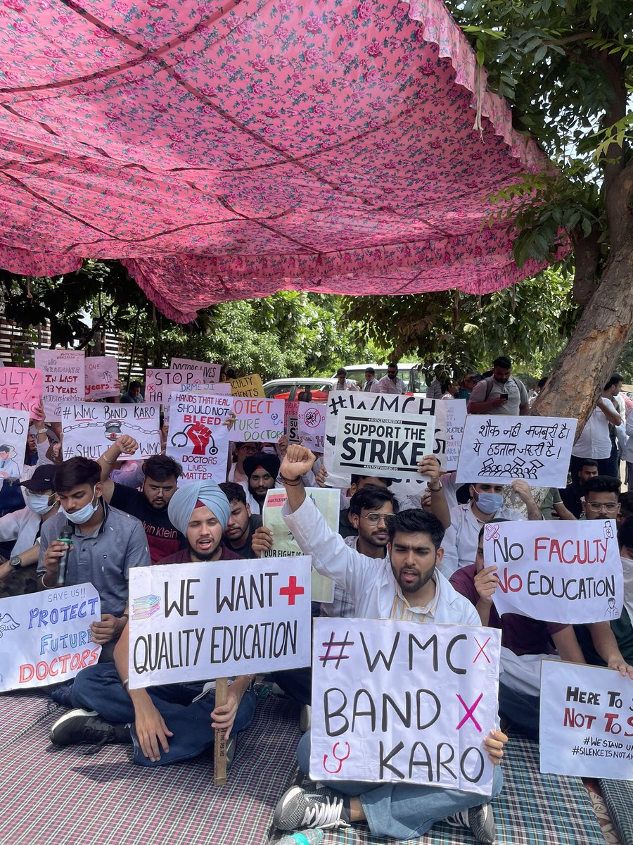 ManthanJin97166's tweet photo. #wmckillingmedicoscareer @ZeeNews @ABPNews @EduMinOfIndia @BBCHindi @punjabkesari @PTC_Network @BJP4Punjab @punjabharyanahc @timesofindia https://t.co/s9YEAw8pls