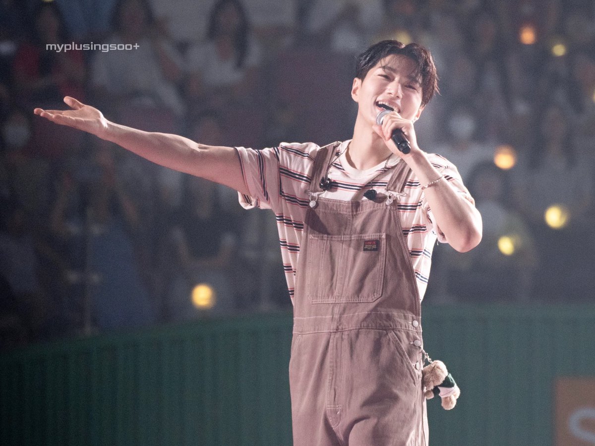 kmsl_waffle's tweet photo. 나의 사랑 😘🥰👑👑💕💕💕
@LKMS_official
#김명수 #엘 #인ㅍ니트 #KIMMYUNGSOO #kim_msl #L #infinite #kimmyungsoo #kmsl #인피니트 #INFINITE
#FANMEETING #무한대집회 https://t.co/TvP9uKnIlh