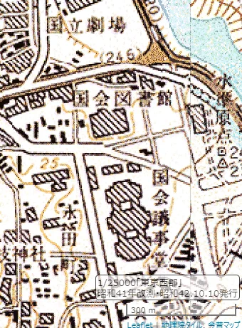 国会図書館の前を通ってる道は都電が通った事はない。そもそも昔は道路の配置が全然違う。議事堂の廻りを斜めに走っていた道路が現在のように作り直されたのだった