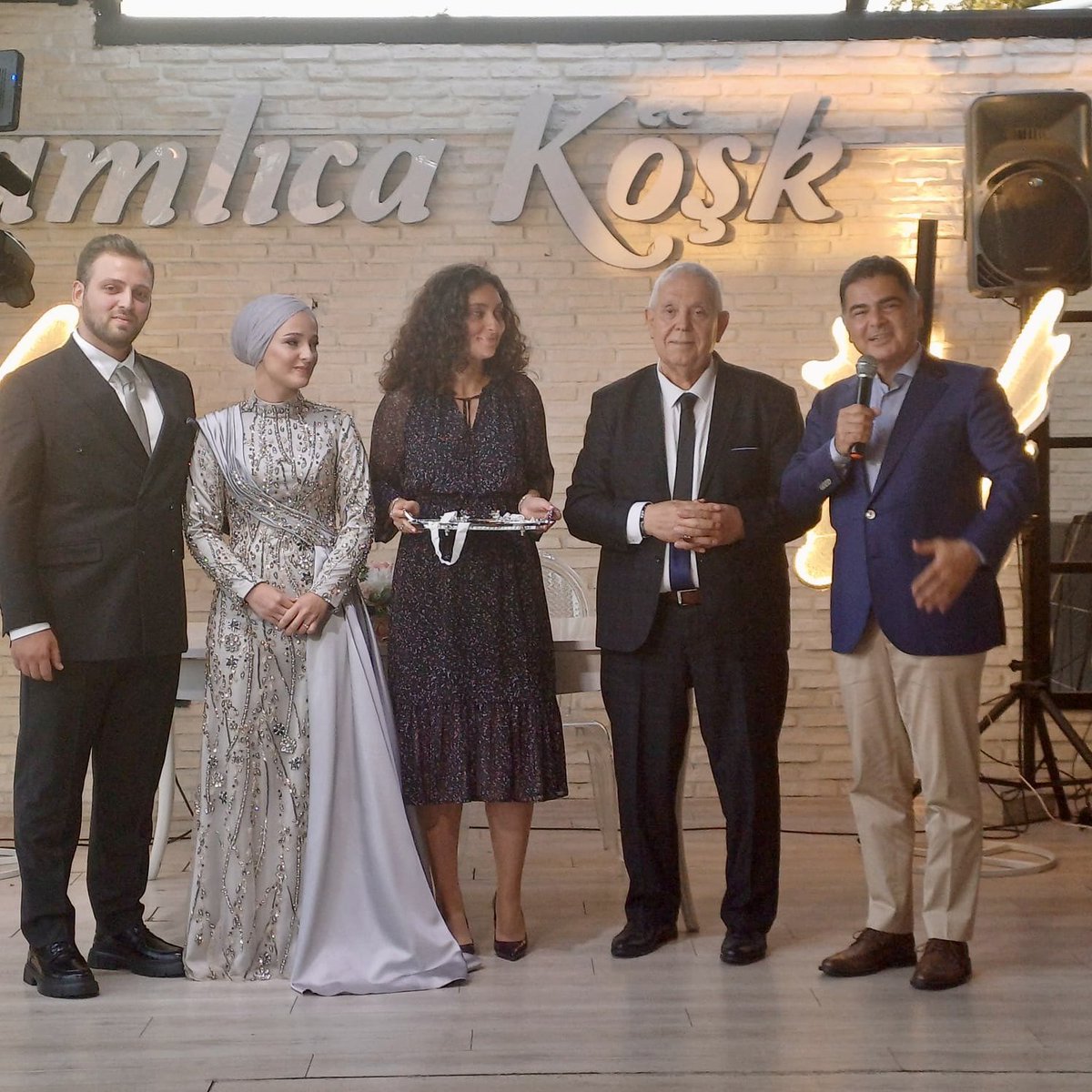 NaciCinisli's tweet photo. Çok kıymetli kardeşim Adnan Şencan Bey’in sevgili kızı Gökçe Nur ile değerli damadımız Mehmet’in nişan yüzüklerini İbrahim Şencan Bey Ağabeyimle birlikte takma mutluluğunu yaşadım.

Allah tamamına erdirsin.

Mutluluklar dilerim. https://t.co/U63PI2xZbi