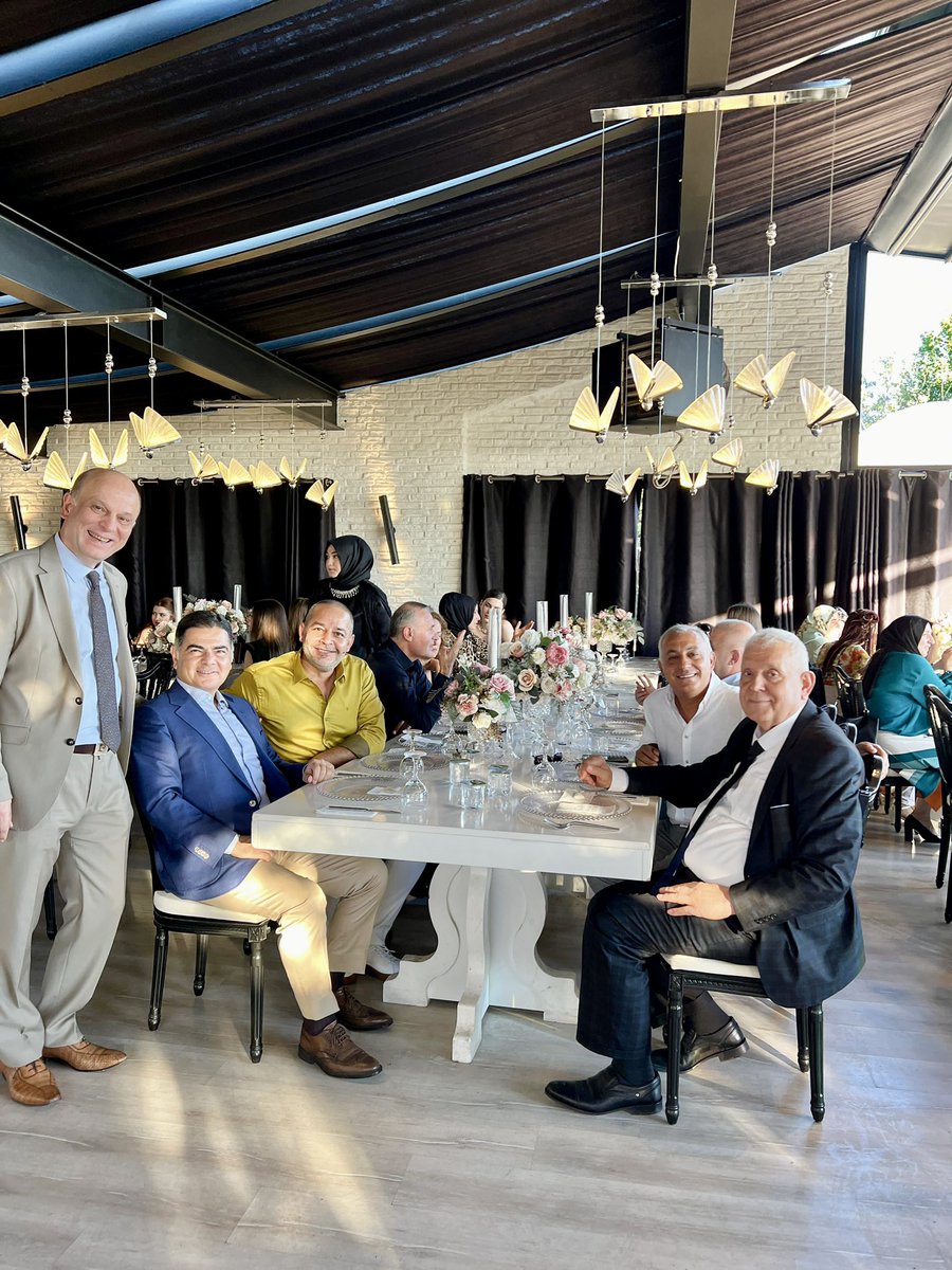 NaciCinisli's tweet photo. Çok kıymetli kardeşim Adnan Şencan Bey’in sevgili kızı Gökçe Nur ile değerli damadımız Mehmet’in nişan yüzüklerini İbrahim Şencan Bey Ağabeyimle birlikte takma mutluluğunu yaşadım.

Allah tamamına erdirsin.

Mutluluklar dilerim. https://t.co/U63PI2xZbi