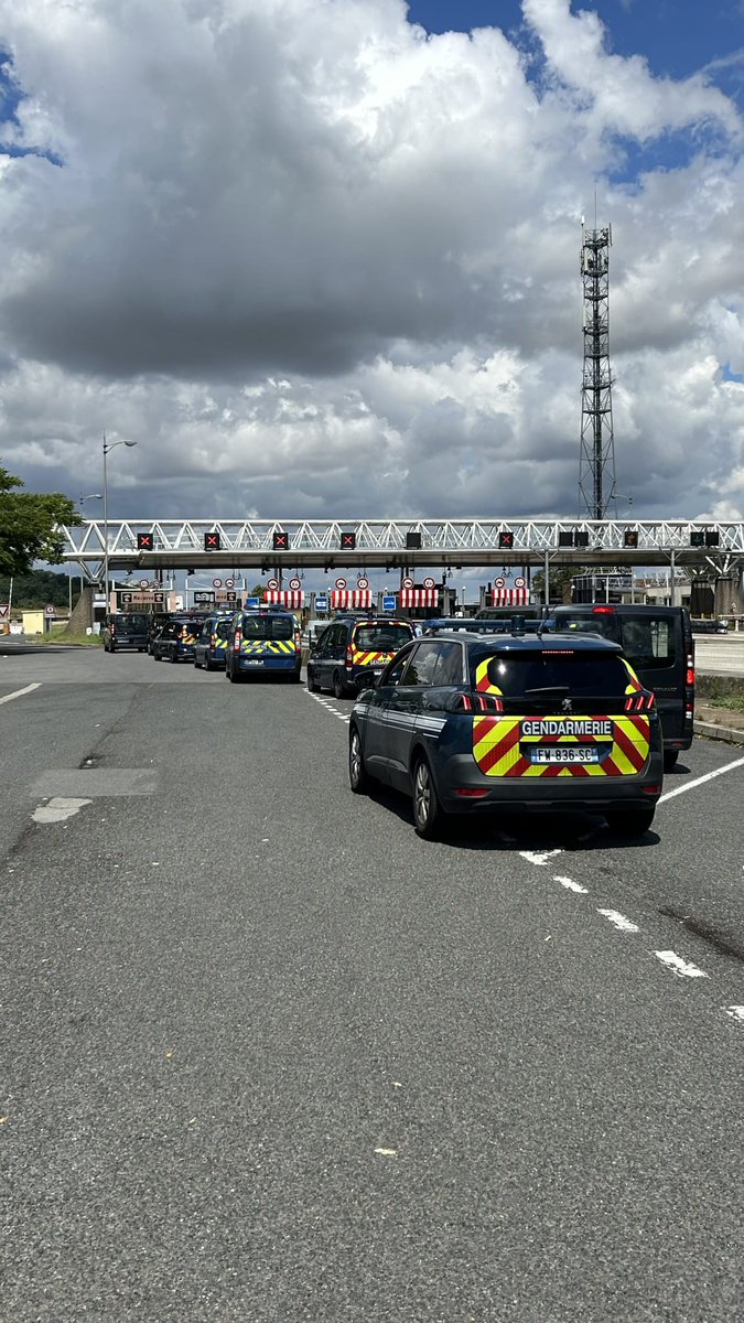 Gendarmerie's tweet photo. #JOP2024 🏟️ Les #gendarmes de province montent à #Paris !
Ils viennent de tous les départements métropolitains pour participer à la sécurisation des jeux olympiques !
#ÀlintérieurDesJeux https://t.co/CSr9dHvF0h