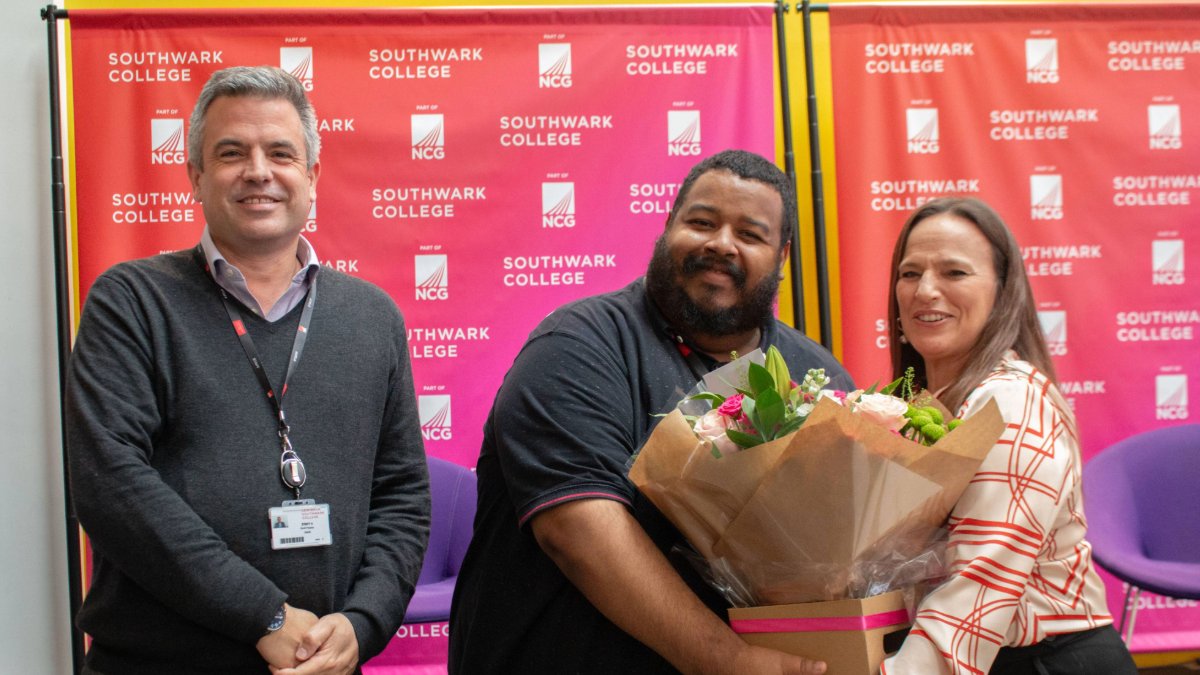 SouthwarkColl's tweet photo. ๐ Celebrating success at Southwark College's Staff Awards Ceremony. Congratulations to all the winners and nominees. Your commitment and passion inspire us all.
#SouthwarkCollege #staffsuccess #staffawards https://t.co/6s3Zn6MtW7