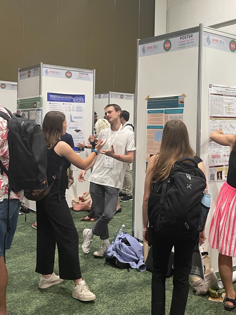 EizaguirreLab's tweet photo. James' poster generated interesting chats on local adaptation via genetic and epigenetic pathways across #LoggerheadSeaTurtle nesting groups of Cabo Verde 🇨🇻🐢🏝️ #SMBE2024 @ProjetoBioSal @TurtleFound @BiosferaCV @projecto_vito Cabo Verde Natura 2000 https://t.co/4hE6BTW1y0