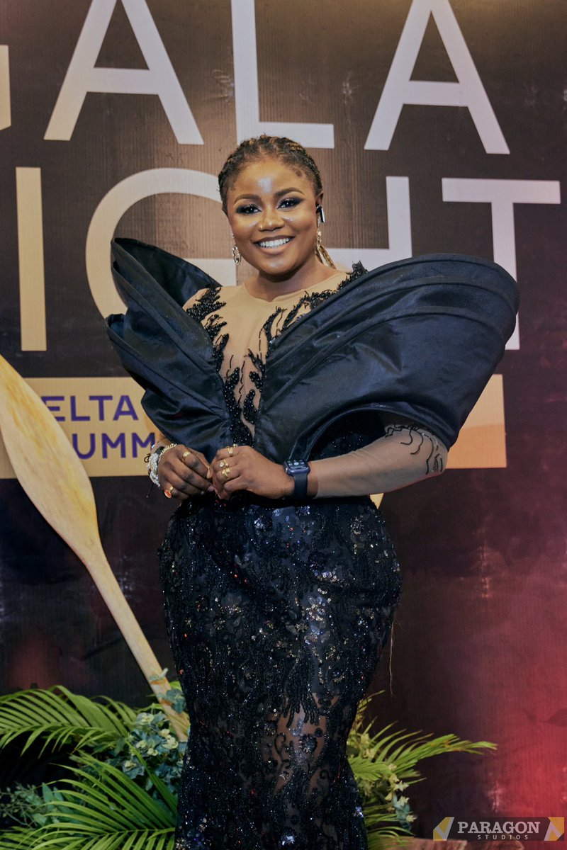 HoneyOjukwu's tweet photo. She represents the NigerDelta 💯
🎥 by @emmanuelkelz of #ParagonStudio ⬆️live at the @NDDCOnline Stakeholders Summit GALA NIGHT ! 👗 by #unique_alicia of @signatorystitch
💄 by @pecks_signature ! https://t.co/k4mBKxccrr