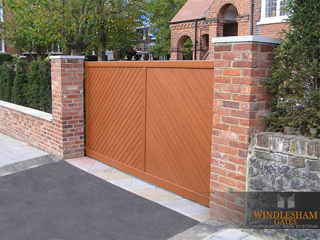 Windlesham Gates tweet media