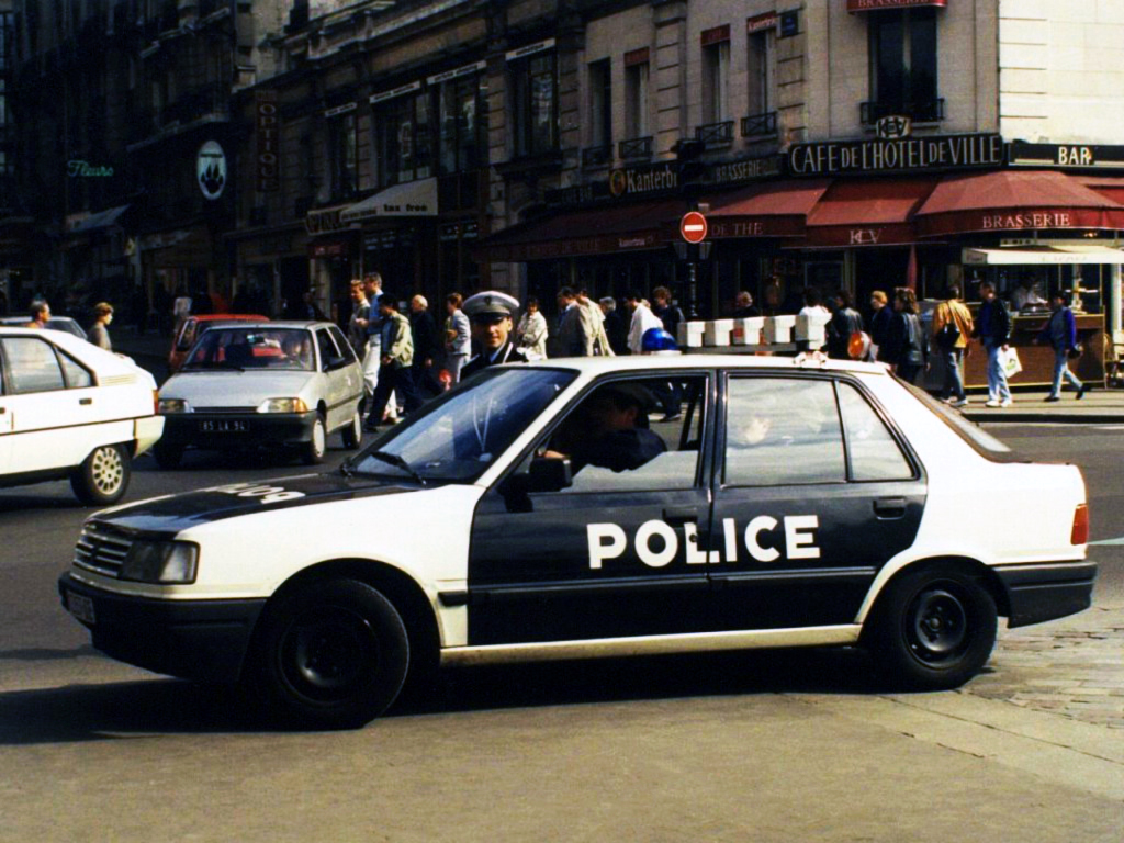 Seriously tempted to buy a tatty 309 from France and create a homage to this. #blacksteeliesftw