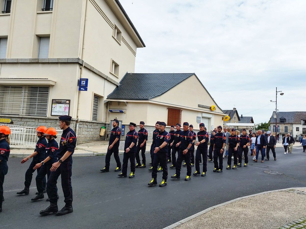 [14 Juillet 🇫🇷]

Retour en image sur le défilé du 14 juillet 🔥

<a href="/stchelydapcher/">Saint Chély d'Apcher</a> <a href="/48ddsis/">@DDSIS48</a> <a href="/sdislozere/">SDIS48</a> 
#pompier #sapeurpompier #sapeurpompiervolontaire #spv #saintchely #saintchelydapcher #lozere #sdis48