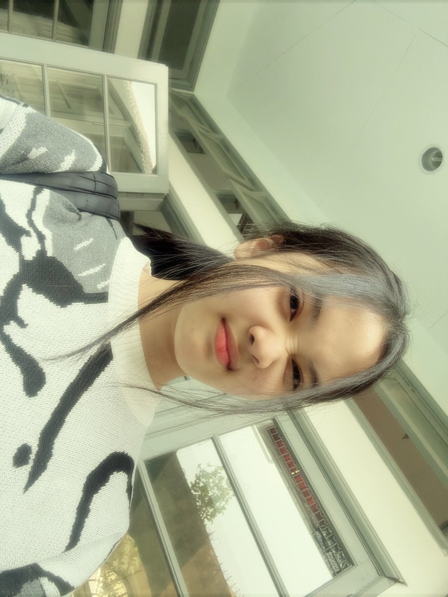 Ribka_JKT48's tweet photo. kalau kelas 1, utas yh?? https://t.co/Ta4MSgwK47