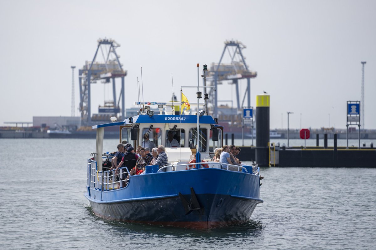 FutureLandRdam's tweet photo. Wist je dat er een rechtstreekse veerverbinding is tussen Hoek van Holland en #FutureLand? Het #Hoeksveer vaart tot en met 30 september vijf tot zeven dagen in de week. De fiets mag mee aan boord. 🚲

Kijk voor de actuele vertrektijden op: https://t.co/UQe4Ybyo4x 🛳️ https://t.co/Hl9vKiGXQb