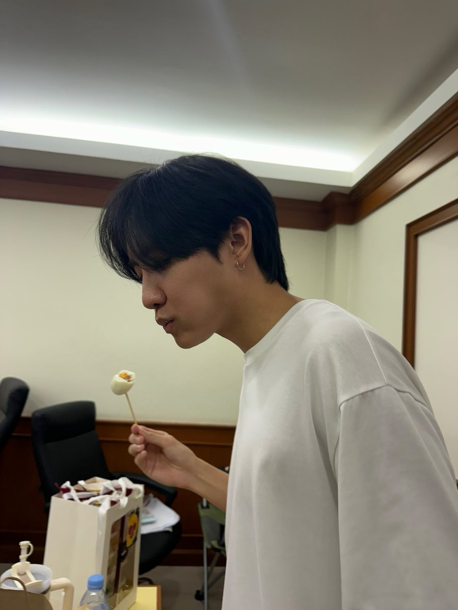 kwangg28's tweet photo. เติมพลังก่อน  #JACKANDJOKERQ13 https://t.co/KcvFEWV8VB