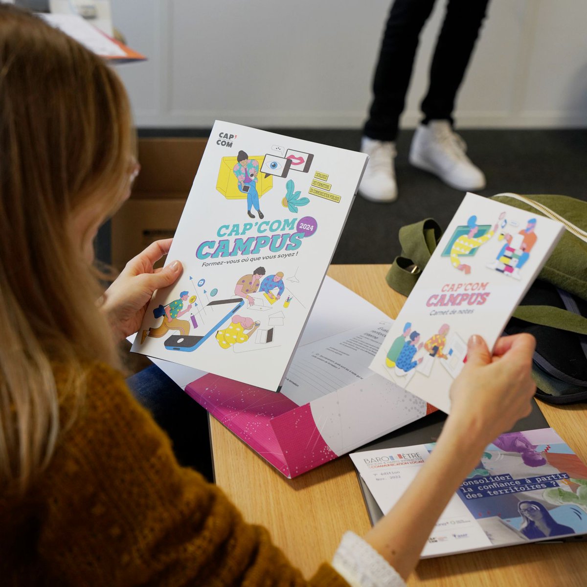 cap_com's tweet image. Préparez votre rentrée formation, et partez en congés l'esprit tranquille ! ⛱️🛟

+ de 2️⃣0️⃣ formations proposées en septembre, en ligne ou en présentiel : #comnumerique, #markterr, #cominterne, #éditorial, #comresponsable, #IA... 🛜🤝

👉 tinyurl.com/2rmhve3s