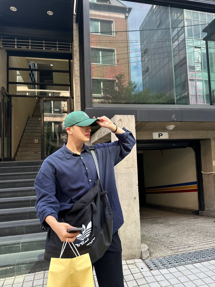 OmegaX_members's tweet photo. [#OX]

잘 다녀올게요 포애기❤️

#OMEGA_X #오메가엑스  
#세빈 #SEBIN https://t.co/FjTYtyMcDg
