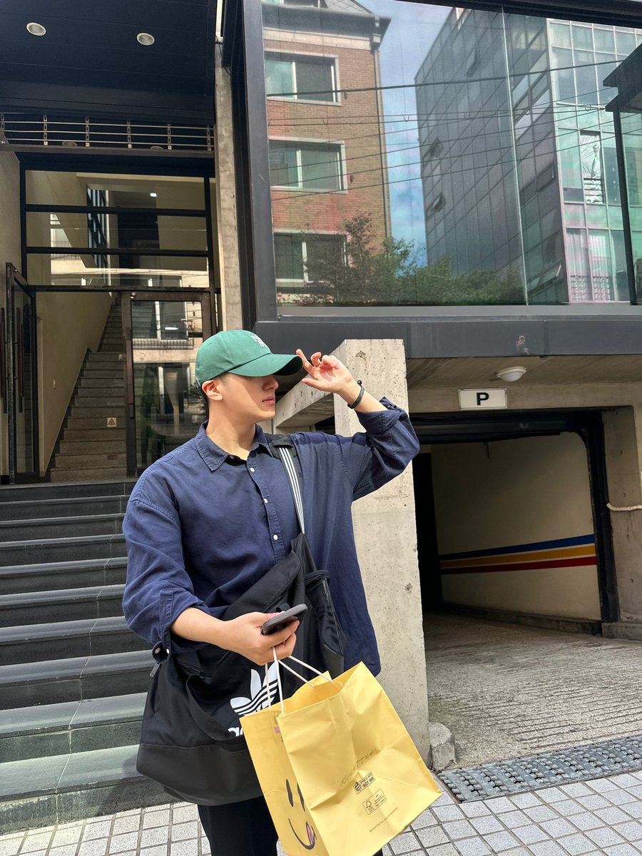 OmegaX_members's tweet photo. [#OX]

잘 다녀올게요 포애기❤️

#OMEGA_X #오메가엑스  
#세빈 #SEBIN https://t.co/FjTYtyMcDg