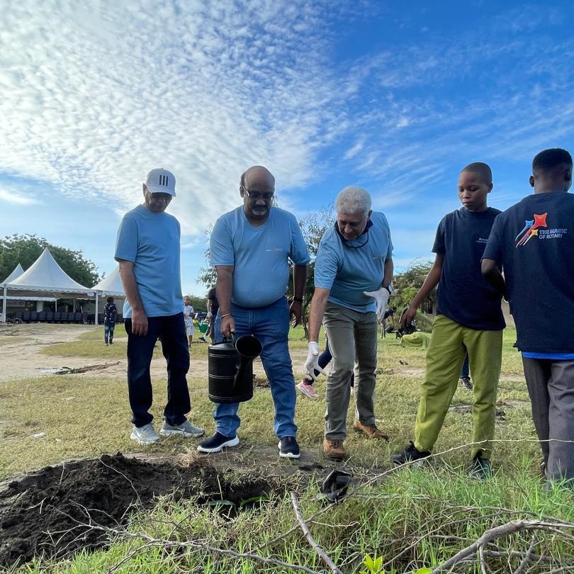 RotaryBahari's tweet photo. More pictures from our centennial tree planting launch!
@rotaryinternational 
#rotaryclub #rotarybaharidar #rotaryinternational #ServeToChangeLives #themagicofrotary #TreePlanting https://t.co/ZKp2Ck1eJx