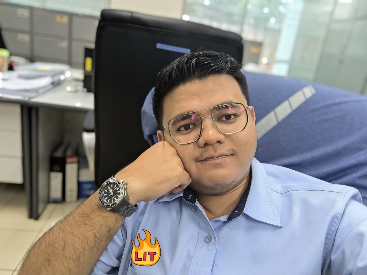 bublette_'s tweet image. Senyum karir di sore hari