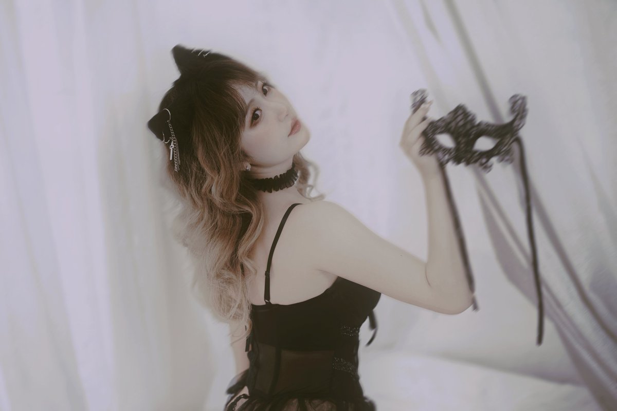 福利姬🦊婳分享的黄推图片4 - 网红私拍内容