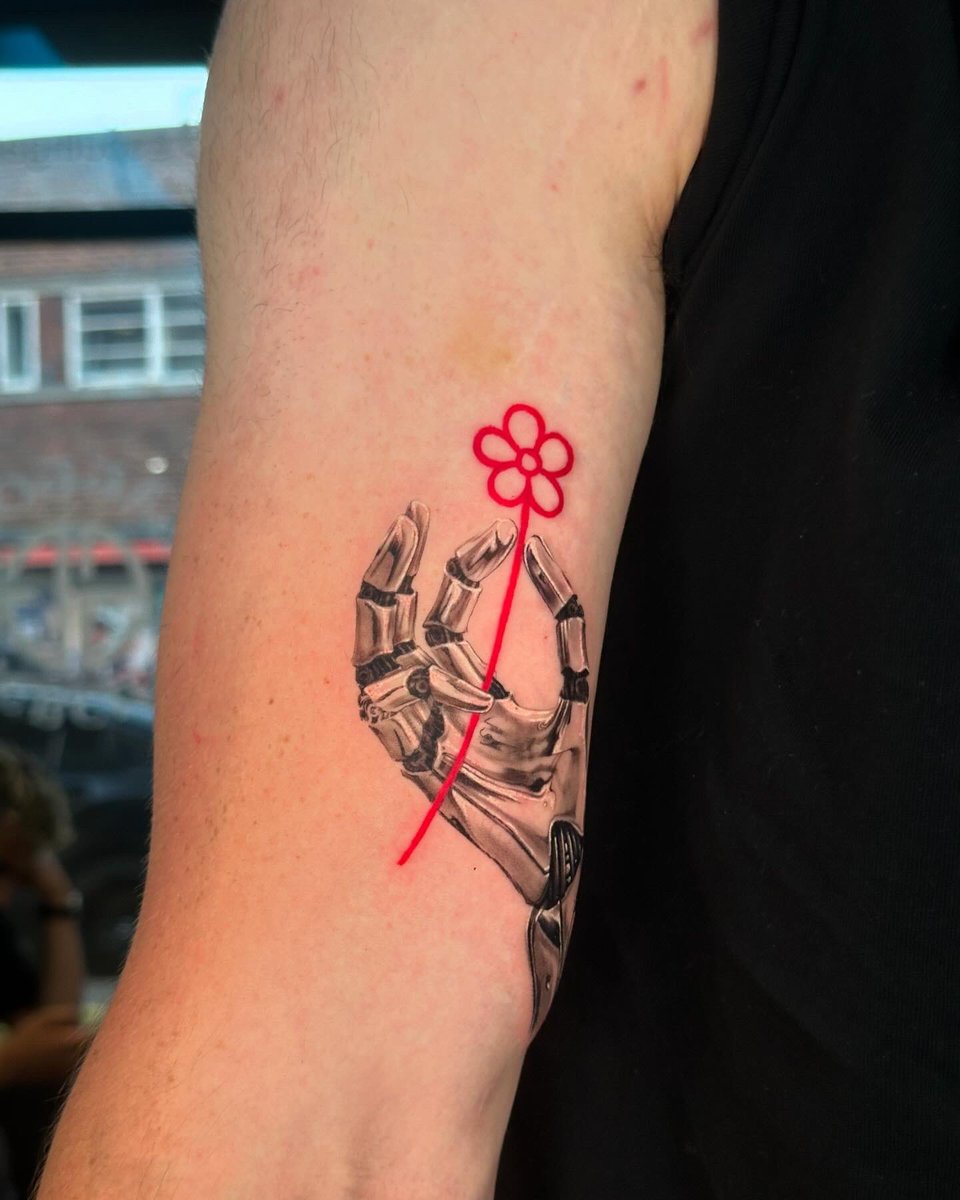 southgatetattoo's tweet image. Custom micro realistic project by our resident @cat_vas_tattoo
Get in touch to book with Vas!
For bookings and inquiries:
•📧 info@southgatetattoo.co.uk
•📱07456415895(WhatsApp only)
•📞 02083516330
•
•
•
#robottattoo #flowertattoo #robotichand #handtattoo
