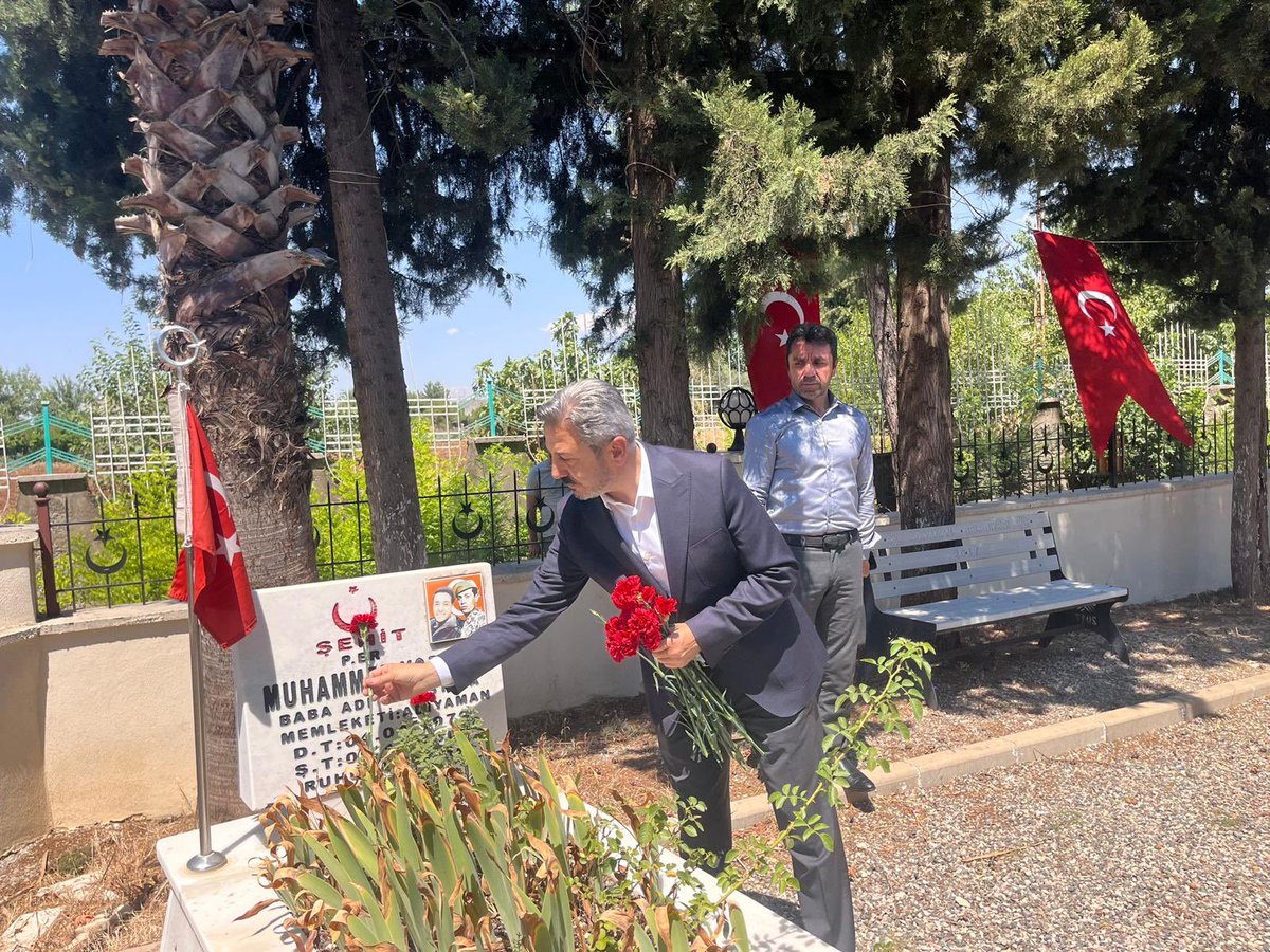 AhmetAYDIN_02's tweet photo. Kim bu cennet vatanın uğruna olmaz ki feda?
Şüheda fışkıracak, toprağı sıksan şüheda.
Canı, cananı, bütün varımı alsın da Hüda,
Etmesin tek vatanımdan beni dünyada cüda.

#15Temmuz Demokrasi ve Milli Birlik Günü vesilesiyle İl Protokolümüz ile  Adıyaman’da şehitlerimizin makamlarına ziyarette bulunup mukaddes ruhlarına Fatiha’lar armağan ettik.
Rabbim şefaatlerine nail eylesin.