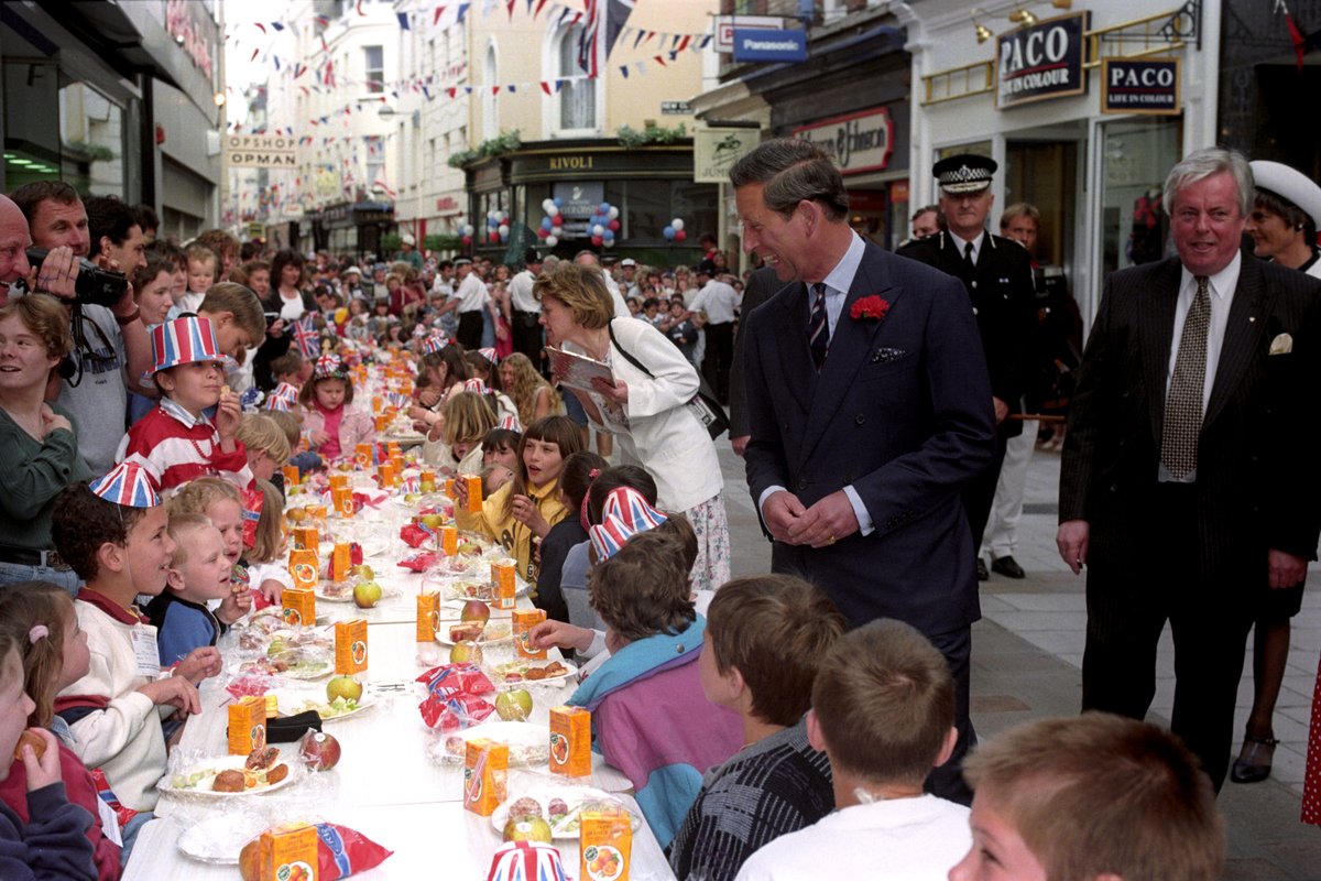 RoyalFamily's tweet photo. Later today, Their Majesties will arrive in Jersey for a day of engagements, before travelling to Guernsey tomorrow.

The visit will highlight the special and historic relationship between the Channel Islands and the Royal Family, which stretches back centuries. https://t.co/QCuc7sonul