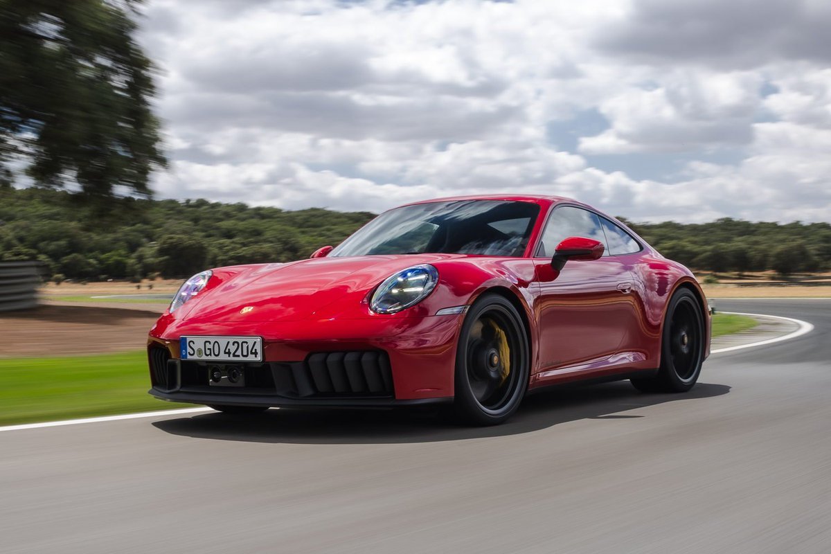 CE Editorial (@ce_editorial) on Twitter photo Porsche 911 Carrera 4 GTS (2024 - 992.2) review
completecar.ie/car-reviews/ar…
(by <a href="/JFossdyke/">James Fossdyke</a> for <a href="/completecar/">CompleteCar.ie</a>) Porsche 911 Carrera 4 GTS (2024 - 992.2) review
completecar.ie/car-reviews/ar…
(by <a href="/JFossdyke/">James Fossdyke</a> for <a href="/completecar/">CompleteCar.ie</a>)