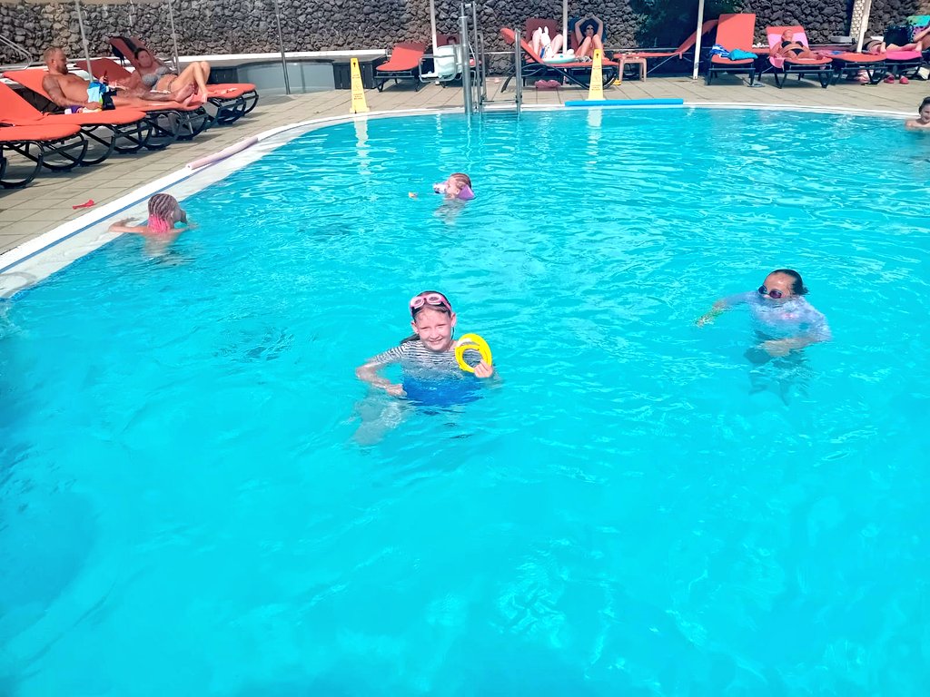 ENTERTAINMENT TEAM tweet media