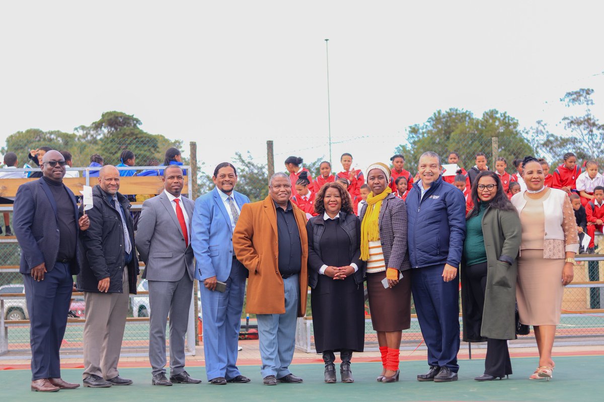 kwftrust's tweet photo. On Friday, KWFCDT handed over 4 Mini Buses and 5 Multipurpose Sports Courts to Graaslagte, Kruisfontein, and Mzingisi Primary Schools, worth R4.1M!

The event was graced by officials from DoE, DSRAC, KWFCDT, beneficiaries and community members.

Read more: https://t.co/3PH1NTpD0U https://t.co/dIB1OJg61y