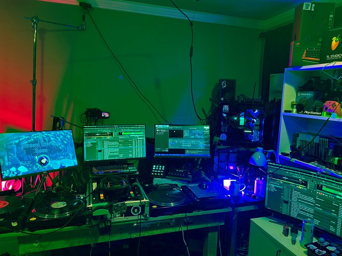 I have Updated for #KickStreaming for the most part. Few things still being clunky. also apparently Google<a href="/tag/kickstreaming"class="tags">#KickStreaming</a>