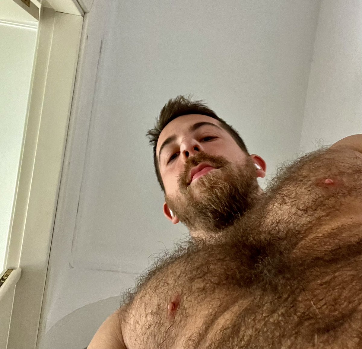 Rt if you love a full manly chest