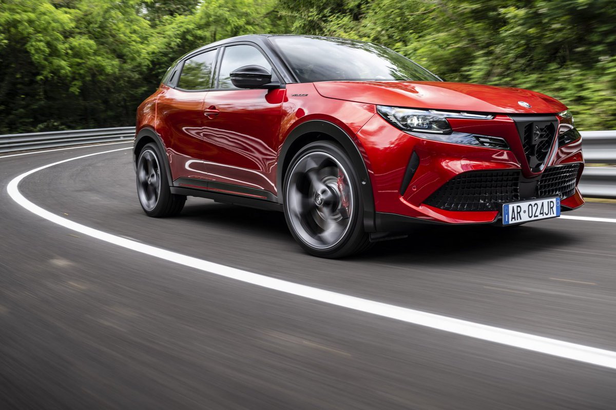 CE Editorial (@ce_editorial) on Twitter photo Alfa Romeo Junior Veloce (2025) review
completecar.ie/car-reviews/ar…
(by <a href="/JFossdyke/">James Fossdyke</a> for <a href="/completecar/">CompleteCar.ie</a>) Alfa Romeo Junior Veloce (2025) review
completecar.ie/car-reviews/ar…
(by <a href="/JFossdyke/">James Fossdyke</a> for <a href="/completecar/">CompleteCar.ie</a>)
