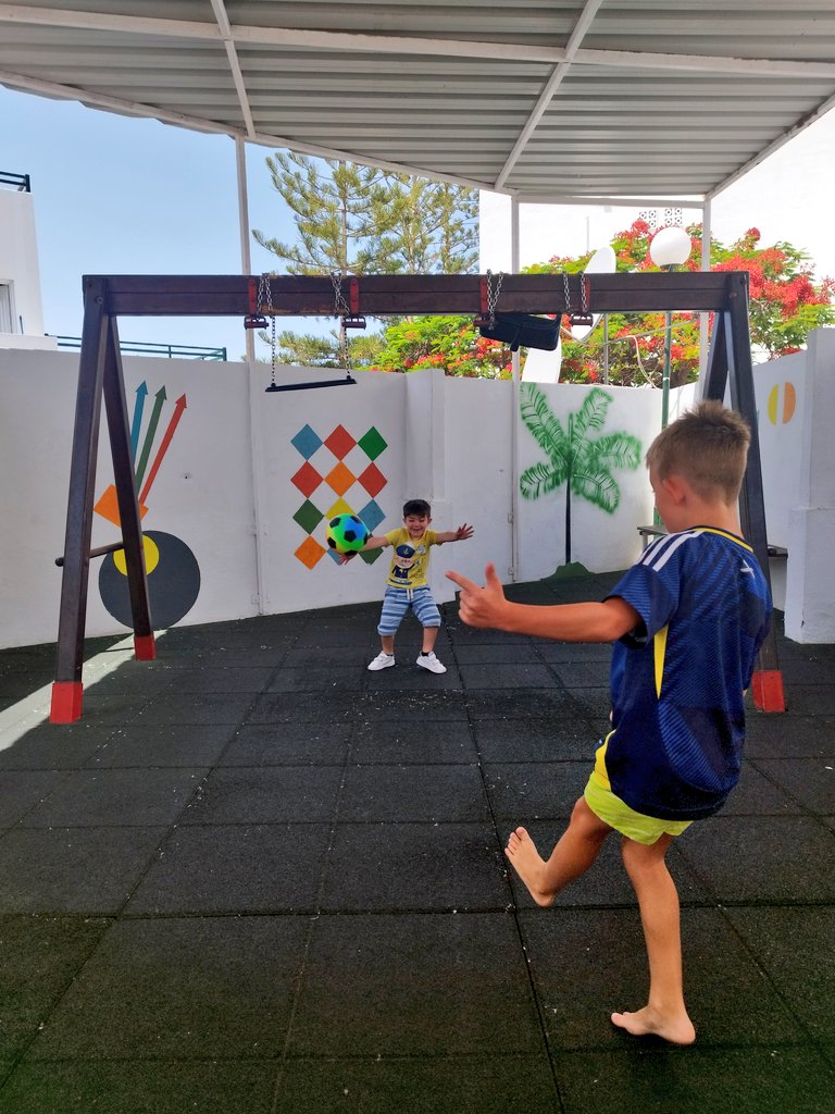 ENTERTAINMENT TEAM tweet media