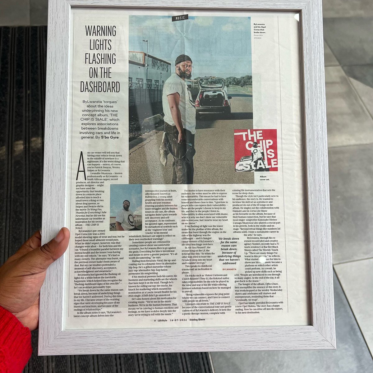 ByLwansta's tweet photo. “For stories to have a resonance with their audience, the writer must be able to express his vulnerability” - @Gyre_SA 📝

#THECHIPISStALE for @SundayTimesZA 🗞️🎵

Physical touch needs = Satisfied 😌♥️

#stopignoringthesigns 🙏🏾
#YESOFCORSA 🚘

🎧🎤 https://t.co/uhu1i70hHT https://t.co/b63nbPNUJr