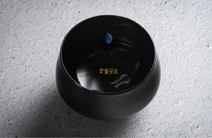 「『宇宙兄弟』×日本酒コラボの第二弾!京都の日々醸造(ニチニチジョウゾウ)との限定」|宇宙兄弟【公式】🚀のイラスト