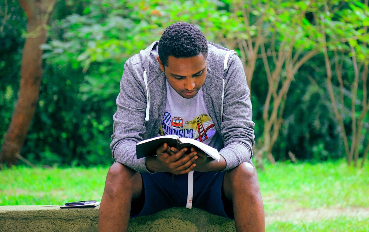As I continue to check off my Goodreads goals and figure out which book to read next, I sometimes have to remind myself why exactly I keep doing this. What are the benefits of reading books? Here's why I continue to read: redital.com/2024/why-i-eve… #bookworms