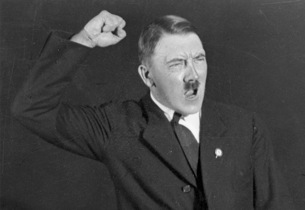DonnaKebap's tweet photo. #AmericanNazi #TrumpIsNotFitToBePresident
#TrumpAssasinationAttempt
#HitlersSpawn
Parallels are incredible. https://t.co/39weRVOQb4