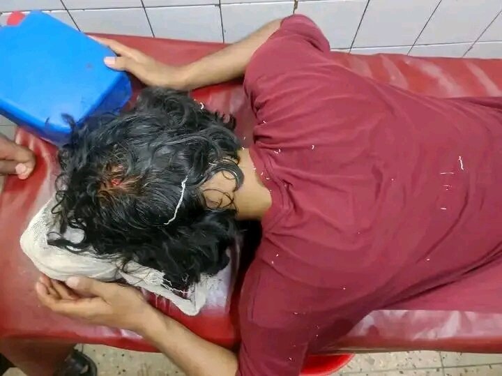 TaenieaJ's tweet photo. ARMY help us please! make this tweet viral and make it international news.we need your help #DhakaUniversityUnderAttackbyGoverment
#DUUnderAttack
#QuotaReformMovement
#generalstudentsAreAttakedByTerroristStudentlegue https://t.co/JAx0RzyVh4