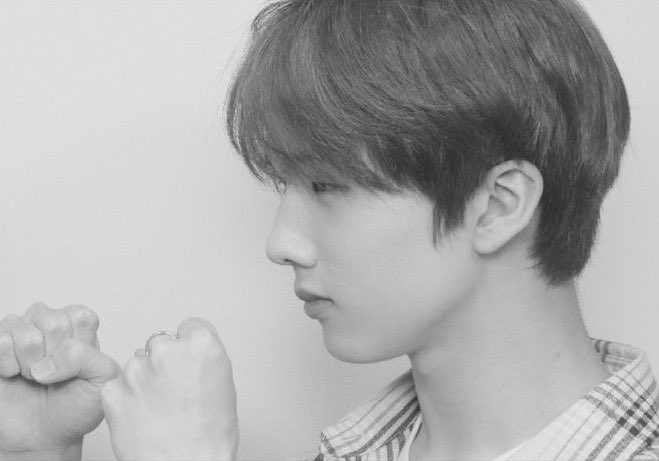jsistheemperor's tweet photo. 얘들아... 지성이가 참 좋다.. 
생김새가 정말 내 취향.. https://t.co/UcaiDJBlfY