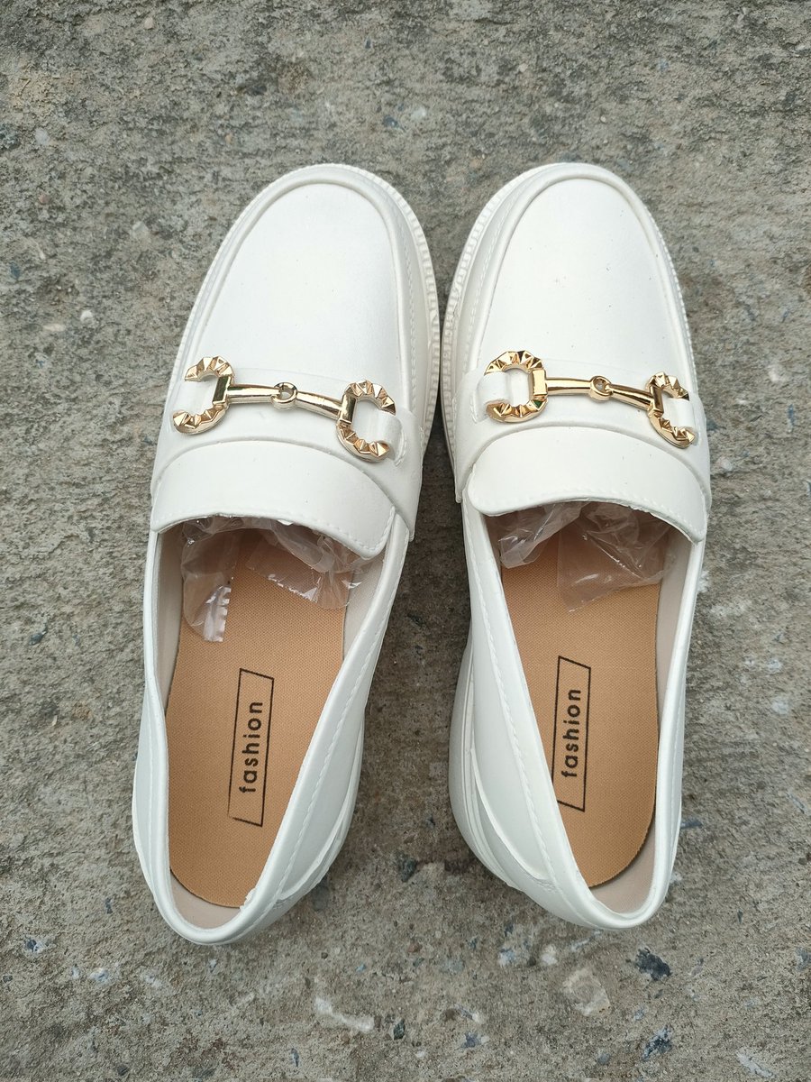 009563P's tweet photo. รองเท้าเป็นยางนะคะ  มือ1 
เบอร์ 40 
📍100฿ ส่งฟรีค่ะ 🛒🛍️
#ส่งต่อรองเท้ามือสอง #ส่งต่อเสื้อผ้าy2k #ส่งต่อรองเท้าส้นสูง #รองเท้าบูท #รองเท้าเสริมส้น #รองเท้ามือสองของแท้ #ส่งต่อรองเท้ามือสองของแท้ #ส่งต่อรองเท้าผ้าใบมือสอง https://t.co/JnbgBpAUBB