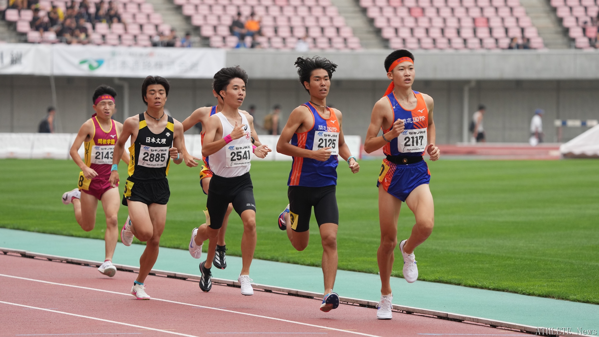 インド大運動会　ドスベロ　新刊　無配 名勝負の裏には、必ず名仕事がある。 男子1500m決勝を魅せる舞台