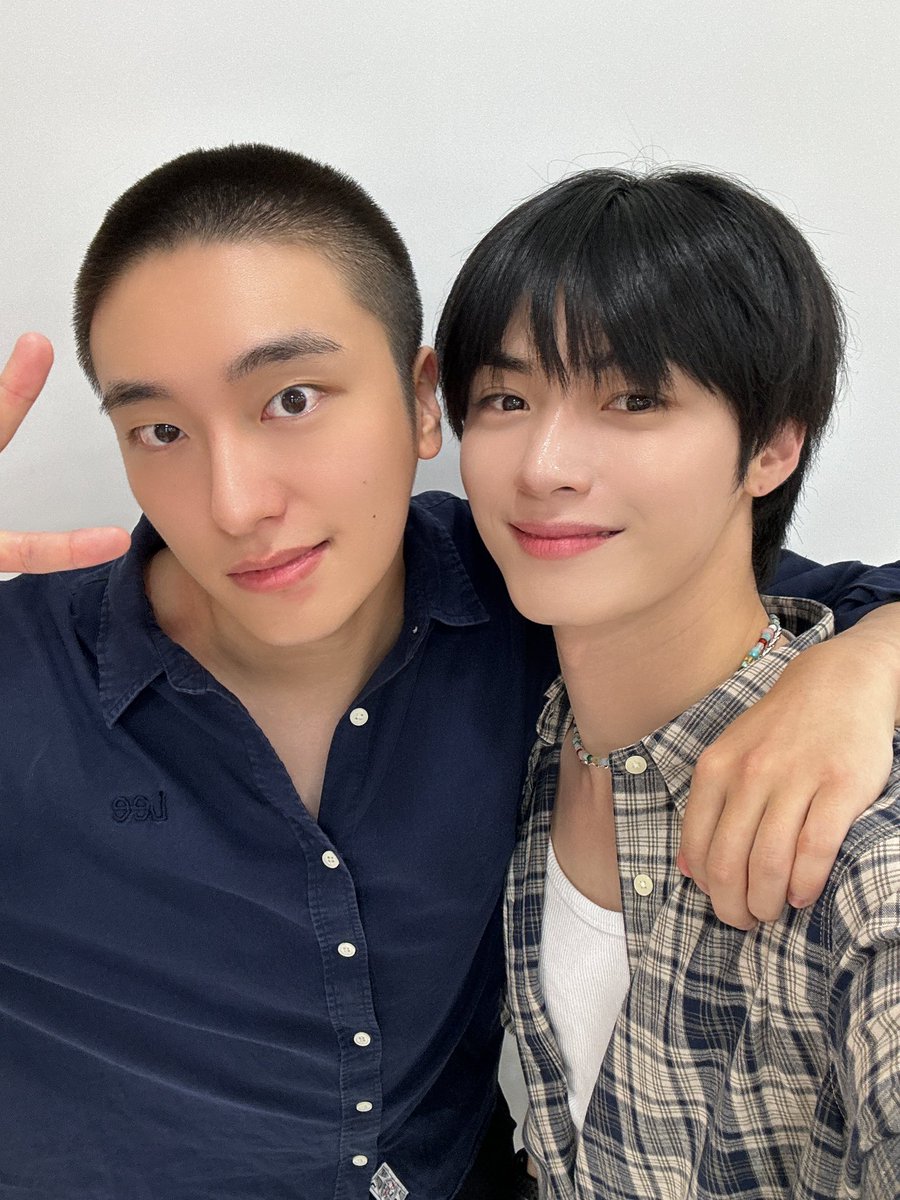 OmegaX_members's tweet photo. [#OX]

내 친구 세빈

#OMEGA_X #오메가엑스  
#한겸 #HANGYEOM https://t.co/G4mN3rqtiC