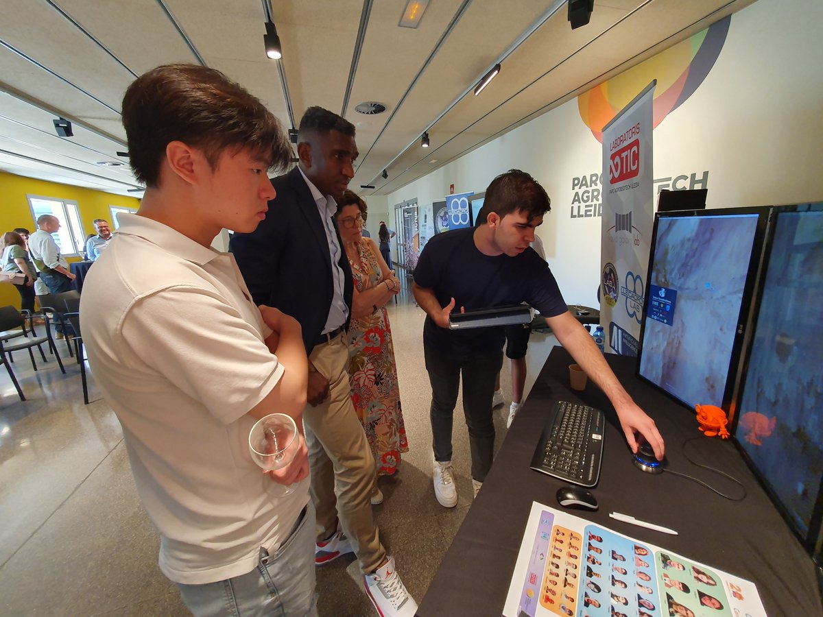 Ajuntament de Lleida (@paerialleida) on Twitter photo + de 100 beques de Google per valor d'1M€ impulsades pels <a href="/LaboratorisTIC/">LaboratoriosTIC</a> Lleida en 14 anys! 🙌
👉Aquesta nova fita única a Espanya subratlla l'excel·lència dels estudiants i investigadors del @ParcAgrobiotech
<a href="/AreaCoopLleida/">Regidoria de Cooperació Lleida</a> + de 100 beques de Google per valor d'1M€ impulsades pels <a href="/LaboratorisTIC/">LaboratoriosTIC</a> Lleida en 14 anys! 🙌
👉Aquesta nova fita única a Espanya subratlla l'excel·lència dels estudiants i investigadors del @ParcAgrobiotech
<a href="/AreaCoopLleida/">Regidoria de Cooperació Lleida</a>