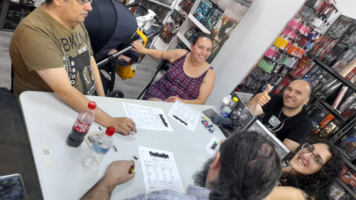 ultimosjinetes's tweet photo. Por la mañana jugamos #Inspectres de @Nosolorol , #Fanhunter de @devirgames e #Imsersotothelimit de @Elgatorolero https://t.co/O2aD8ON6qz