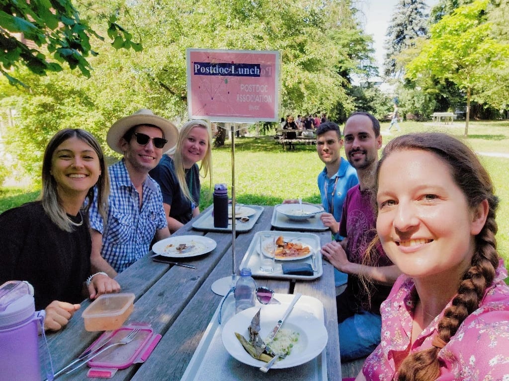 Enjoying our Postdoc lunch at #MDC in Buch with such a lively presence, sunny weather and interesting discussions #postdocs #pda