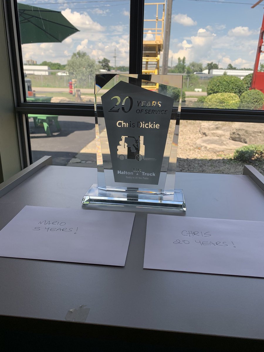 HaltonLift's tweet photo. Halton Lift Truck Summer of 2024 Barbecue and service milestone recognition awards. 

#HLT #haltonlifttruck #forkliftsales #forkliftservice #forkliftrepair #forkliftjobs #barbecue #yearsofservice #forkliftparts #TVH https://t.co/RdUfu9km7G