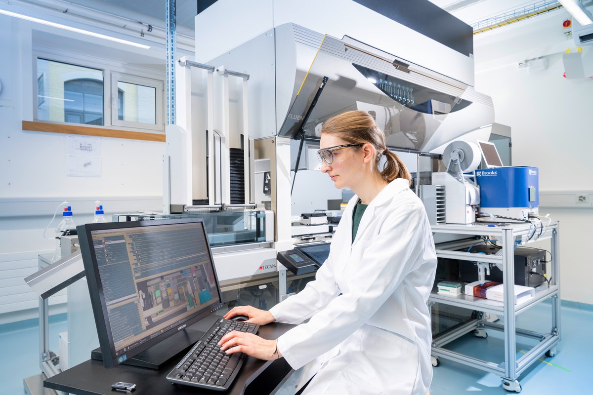rebeccambuller's tweet image. Excited about engineering powerful biocatalysts? Check out the open PhD position in my group!
👉zhaw.ch/en/jobs/vacant…
Please spread the word!🇨🇭🏔️🧪🌿☀️
@NCCR_Catalysis @ZHAW
Photo: ZHAW Wädenswil / Frank Brüderli