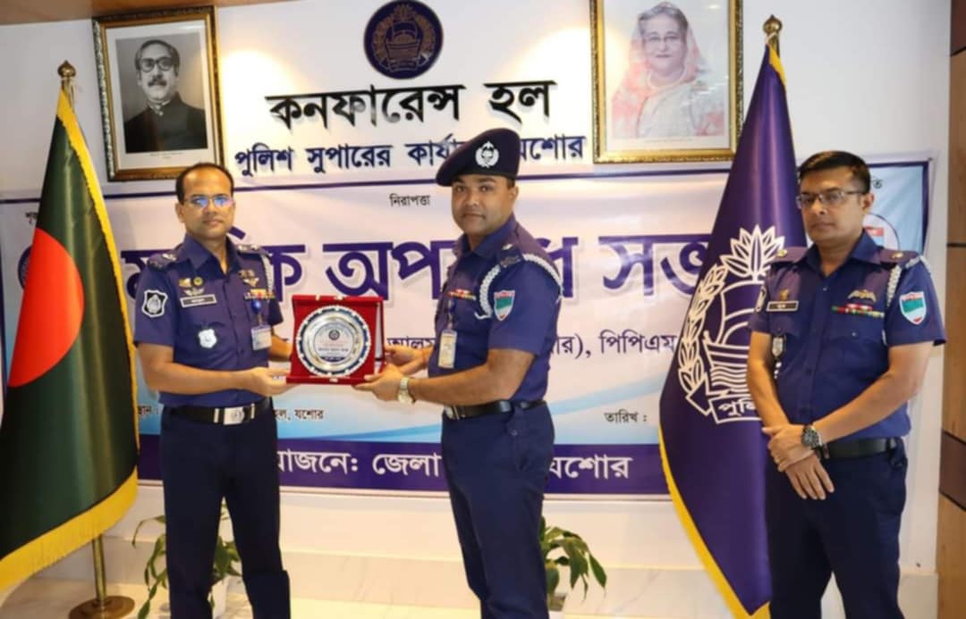যশোর জেলায় শ্রেষ্ঠ ওসি নির্বাচিত সুমন ভক্ত