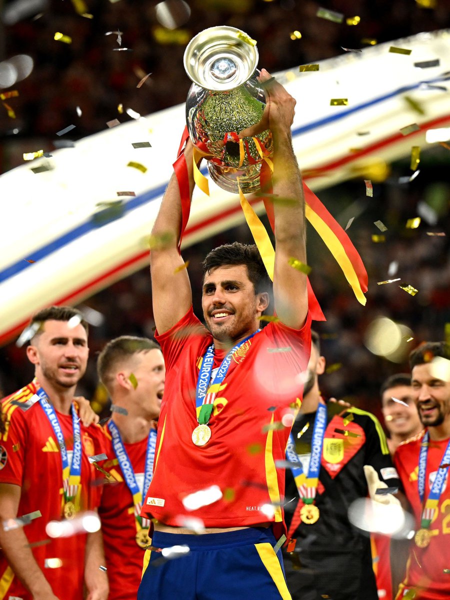 heis_kevn's tweet photo. @FabrizioRomano 🏆🇪🇸 Euro 2024 winner 
🏆🩵Premier League winner
🏆🩵club World Cup winner
🏆🩵Uefa super cup winner
🏆🥇club World Cup POTT
🏆🥇Euro 2024 POTT

HE DESERVES THE BALLON DOR https://t.co/EXANKfMpZj